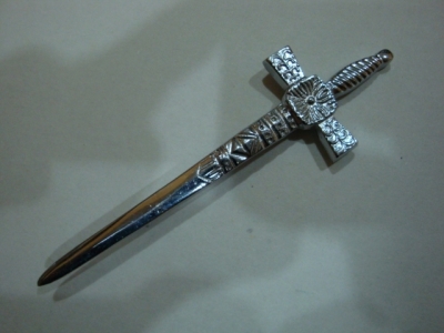 KILT PIN